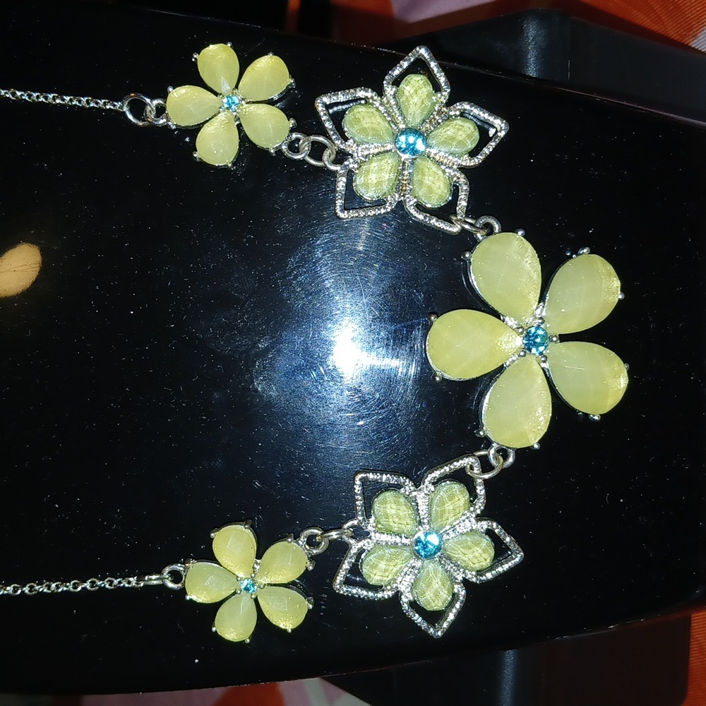 Vintage Flower Necklace
